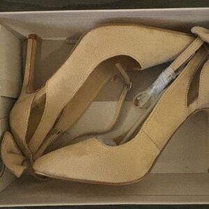 NEW! Women's Ankle Strap Bow Wedding Bowtie Back Dress Sandals - Size 8 - 1323